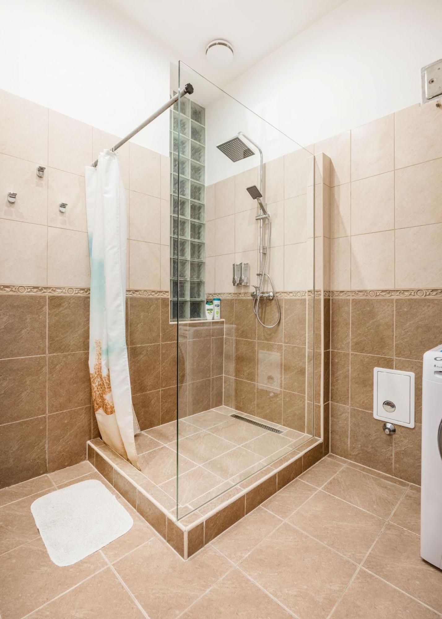 Modern Westend Citycenter Home Budapest Bagian luar foto
